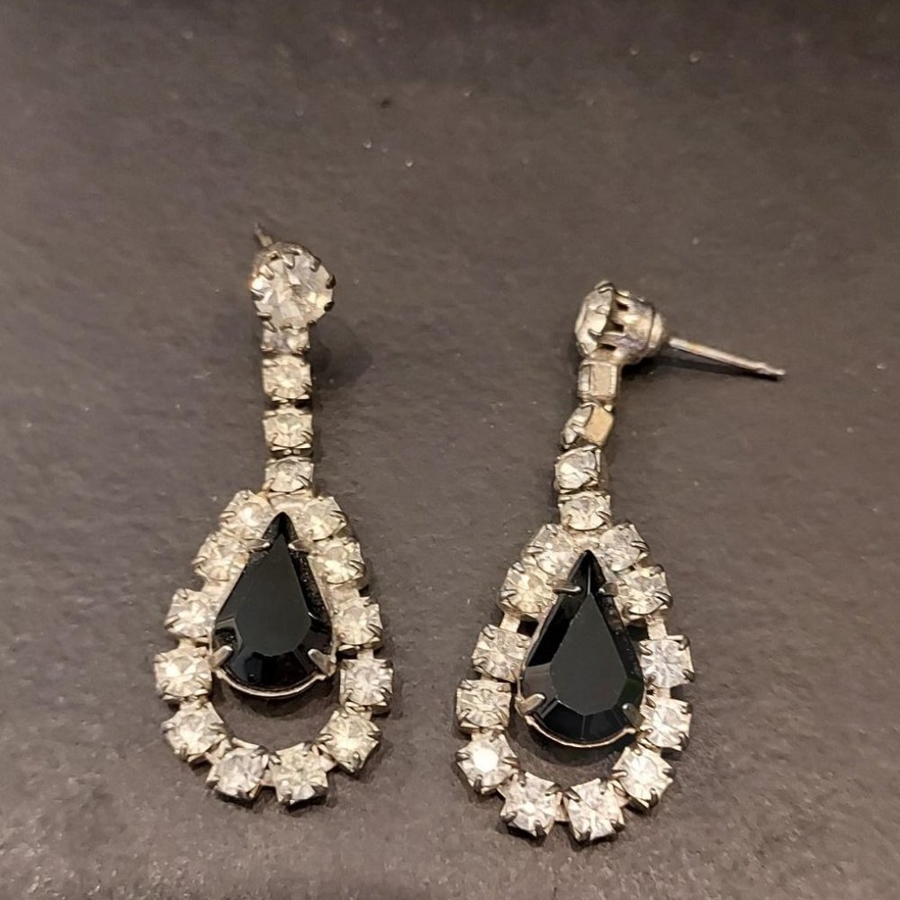 EUC glass black and diamond-look costume earrings